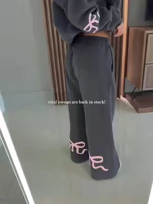 soo cute  #sweatpants #viralsweatpants #loungewear #outfitinspo #edikted @Edikted 