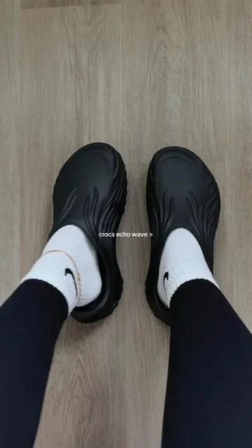 Crocs Echo Wave clogs in the all black color 🖤 these crocs do run a little big, i did size down in these shoes. Crocs has the most comfortable slip-on clogs  <3 #crocs #crocsechowave #crocsshoes #crocsclogs #echowavecrocs 