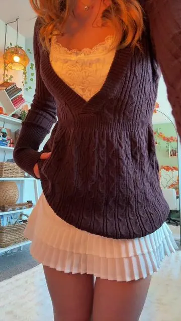 this is literally the perfect babydoll sweater for fall outfits 🍂