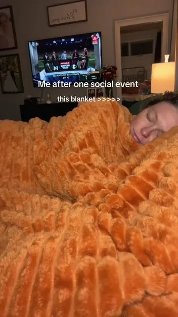 This blanke feels like a cloud  #blanket  #blankets #cozyathome  #blanketlife 