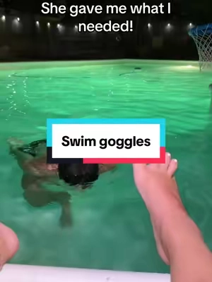 The only acceptable goggles in our household now 🙌🏻🤩 #swimgoggles #goggles #seimmingoggles #ttshop #trending 