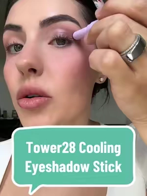This eyeshadow is giving Bella Hadid! Love this formula and shade!!!  Shade: viper  @Tower 28 Beauty #tower28 #eyeshadow #cleanmakeup #tiktokshopcreatorpicks #spotlightfinds 