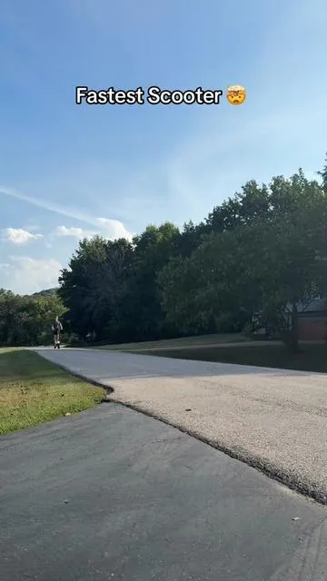 The Eoeotwo scooter is so fast and fun! Is the fastest scooter I’ve ever had! 