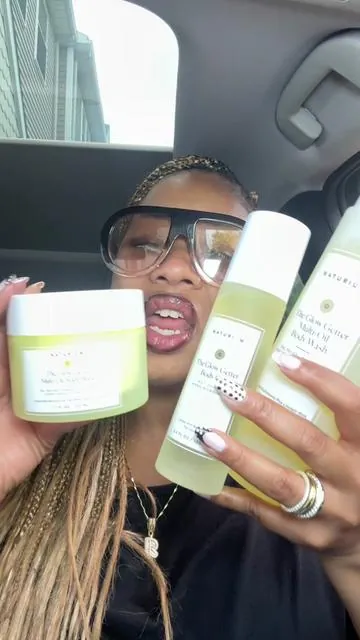 Get the bundle the glow getter set #glowgetterset #naturiumskincare #showertok #blackgirlshowertok 