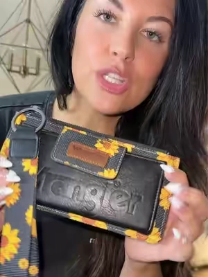 Wrangler Wallet 🌻  #wranglerwallet #wranglerpurse #wrangler #wristletwallet 