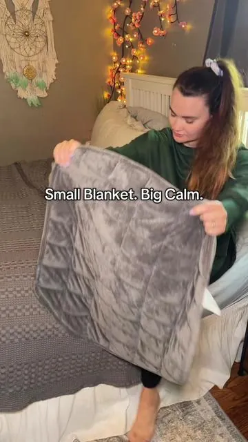 Finally… a weighted blanket that actually stays put and doesn’t weigh you down 💤 #WeightedBlanket #goodsleep #TikTokMadeMeBuyIt