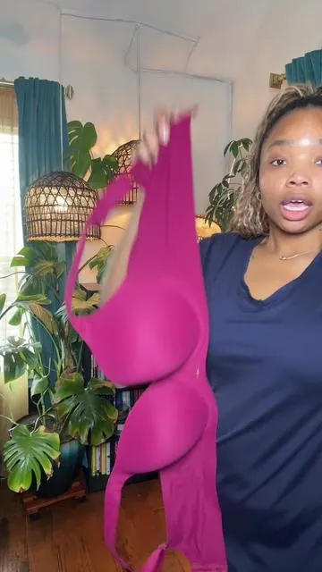 @Delimira has a bra that has great back support, a cute style and full coverage. It’s a win. They carry up to cup size F.  #delimiralingerie #bra #backsupport 