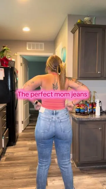 These Kancans are so comfy! Got decent stretch in them which is a bonus! #jeans #momjeans #stretchyjeans 