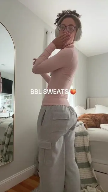 size medium :) #sweatpants @QINSEN 