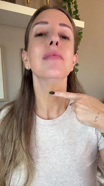 I recommend this product to EVERYONE. Your neck skin needs all the help it can get- no matter your age!  @Dr Melaxin Official  #neckcare #necktighteningcream #looseskin #skintightening #necklift 