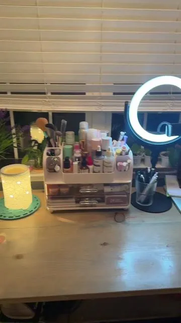 The way this vanity organizer holds SO MUCH! #vanity #makeuporganizer 