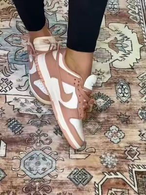 The cutest color for fall! #nikedunks #dunks #womensshoes #shoesforwomen 