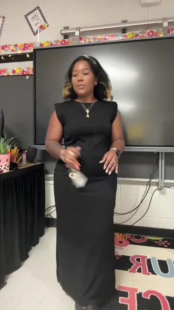 Honestly I love the length of the S but I think the M lays better over my hips! But….Another #fitcheck from the classroom ! #fitcheck ##teacheroutfit #teacheroutfitcheck #teacheroutfitinspo #teacherootd