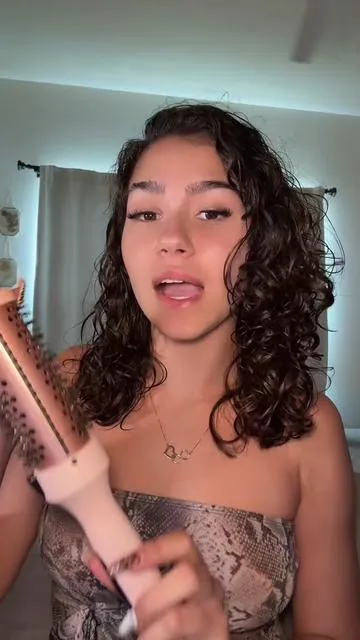 This is definitely gonna be my go-to hair tool when traveling.  @wavytalkofficial  #hairtok #hair #blowout #thermalbrush #layers 