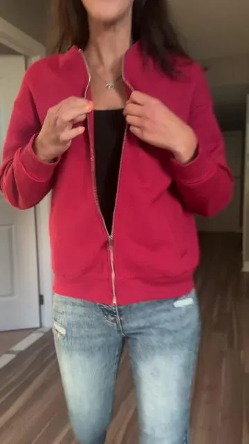 Must have zip up without a hood #tiktokshopcreatorpicks #tiktokshopblackfriday #tiktokshopcybermonday #tiktokshopholidayhaul  #tiktokshoprestock 