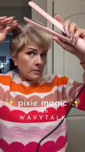 ✨ Bestie… if you have a pixie, you NEED this!  The WavyTalk Airflow Pencil Styler gives me soft waves, volume, and that ‘I actually tried today’ vibe in like 5 minutes. No crispy hair, no fuss — just chic, effortless pixie styling 💇‍♀️ #PixieCutStyle #ShortHairGoals #WavyTalkStyler #pixieperfect