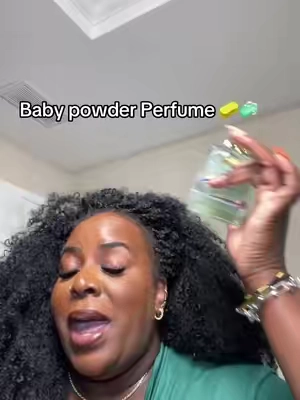 It smells like you got the shower. It smells like baby powder. It’s a good layering perfume …#perfumetiktok #royalmusk #perfume 