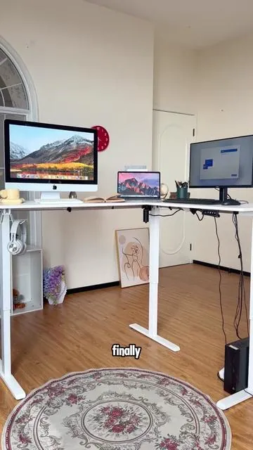 Spread out without spreading chaos🥰#usefu #officespace #LShapeLife #Workfromhome#standingdesk