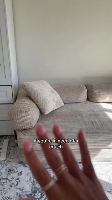 @OVIOS OFFICIAL @OVIOS The viral bonesless couch is infact worth EVERY PENNY!! The best couch for a guest room ✨ #oviosfurniture #bonelesscouch #couch 