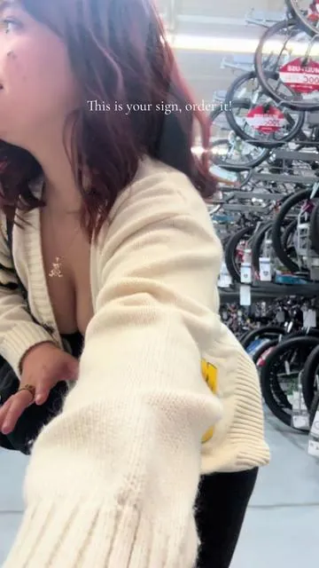 The material is toooo good, click the link babe, it’s worth it. #viral #bodysuit #tiktokshop #outfit #fashion 