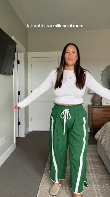 Wearing a size large! These pants are everything!! I’m obsessed. #trackpants #widelegpants #greenpants #tiktokshopcreatorpicks #spotlightfinds 