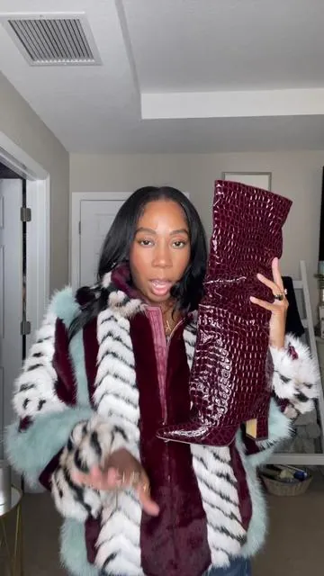 Do you have THAT winter coat yet? @AKIRA did it again 🔥Back in stock! Don’t miss out. #akira #wintercoat #winterjacket #akirajacket #furcoat #fauxfur #fauxfurcoat #winterfashion #turah21 #tiktokshopfinds 