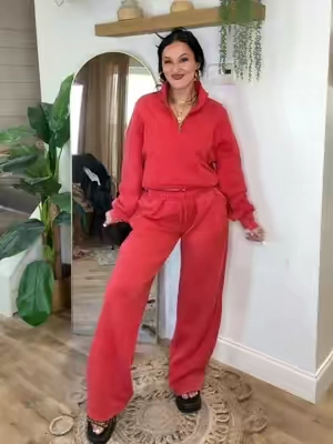 I’m in a small! Fits perfect. 