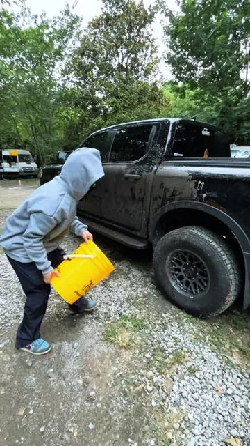 Old way: dragging buckets, untangling cords, wasting water. New way: one click, instant clean. It’s 2025 — smart washing made easy #upgradeyourroutine #2025tech #cordlesslife #washsmarter #carhack #tiktokshop #tiktokmademebuyit #fallfreshness 