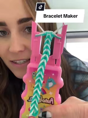 Replying to @zoe such a fun bracelet maker #loombands #tiktokshopcreatorpicks #braceletmaker #braceletmaking #rainbowloom 