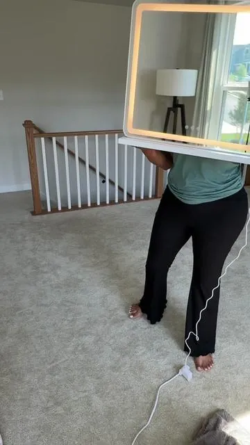 What’s better than a PORTABLE vanity mirror?!!! 