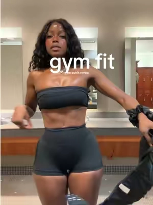 I love these tube tops that cover your stomach for when you feel bloated or it’s that time of the month and that it is  #mfvim #gymfit #gymgirlie #tiktokshopcreatorpicks #fallfreshness