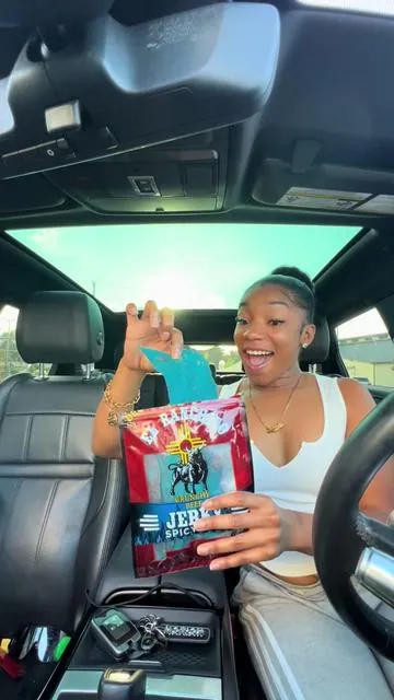 10000/10 😋 these were delicious #tiktokshop #tiktokaffiliate #greenscreen #elranchito #elranchitojerky #beefjerky #beef #deliciousfood #snackreview #foodie #foodtiktok #foodreview 