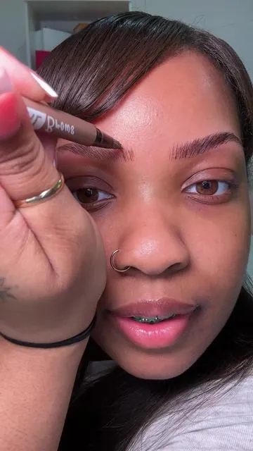 i didn’t even think their brow pens could possibly get BETTER 😭😍 @IMETHOD BEAUTY  #brows #eyebrows #diyeyebrows #eyebrowtutorial #makeup 
