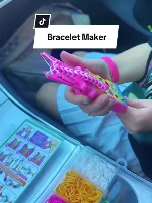 Such a fun way to make rainbow loom bracelets! #loombands #loombracelets #braceletmaker #braceletmaking #tiktokshopcreatorpicks 
