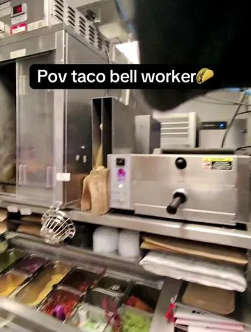 No music today just raw audio✌️#tacobell #viral #pov #meta #fyp 