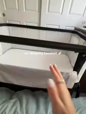 This made sleeping beside a clingy baby so much easier and less stressful 🤩 #babybassinet #cosleeping #babytips #babybassinetnewborn #newborntips 