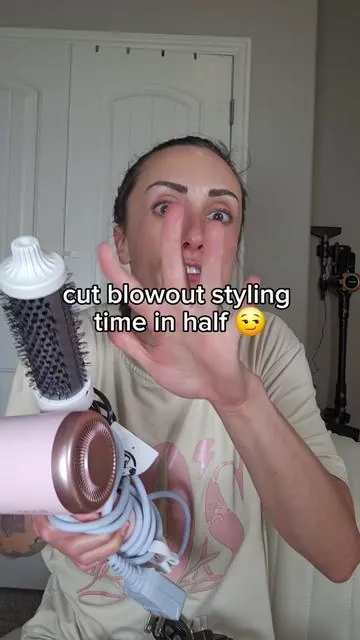 💆‍♀️ Blowouts at home just got so much easier! The Wavytalk Jet Brush combines a powerful hair dryer + styling brush in one, giving you smooth, shiny, frizz-free results in minutes. Perfect for straight hair, curls, and salon-worthy blowouts — all while reducing damage. Dual voltage makes it travel-friendly too ✈️✨ Any discount and pricing mentioned valid as of the date of posting 09/25/2025. #hairtools #blowoutbrush #haircarefinds #hairstyletips #wavytalk @wavytalkofficial 