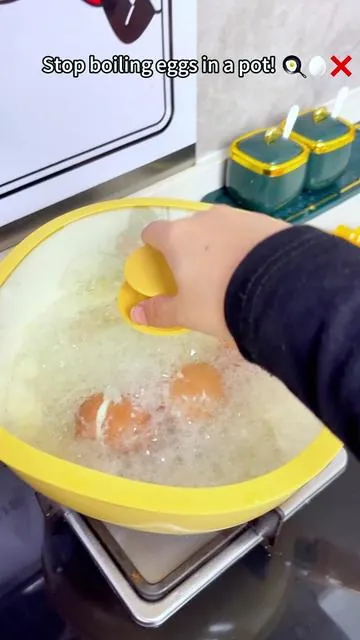 This egg steamer is super convenient to use! 🥚 Once the eggs are cooked, it automatically shuts off, so you can sleep in for an extra 30 minutes in the morning!" 😴⏰✨#tiktokshop #fyp 