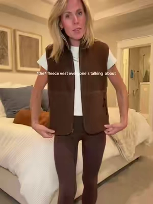 Livvving in this fleece vest cozy, practical, and such an affordable find that still looks stylish layered over everything 🍂 #FleeceVest  #CozyLayers #FallOutfit #boujeeonabudget #tiktokshopcreatorpicks 