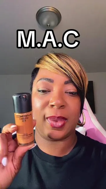 MAC Studio fix give you that flawless cover and luminous finale to every makeup application.#mac#makeup#satin#skincare@MAC BEAUTY CLINIC 