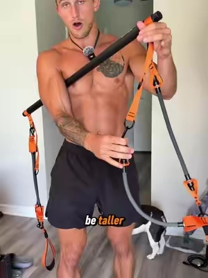 The amount of exercises you can do with this set is endless! Perfect for home workouts or traveling as it’s very probable. The link is in the bottom left corner of the video to get yours. #resistancetraining #homeworkout 