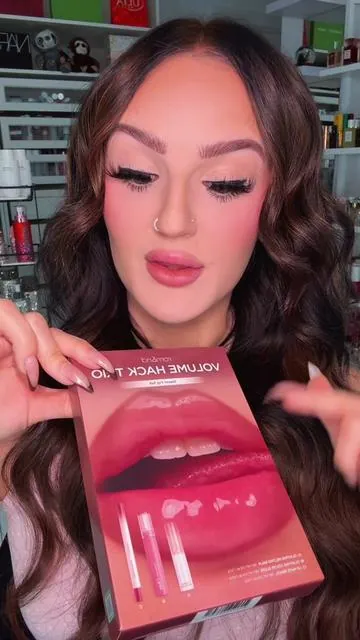 I SEE WHY THIS IS VIRAL… #viralmakeup #lipkit #lipcombo #makeup #beauty 