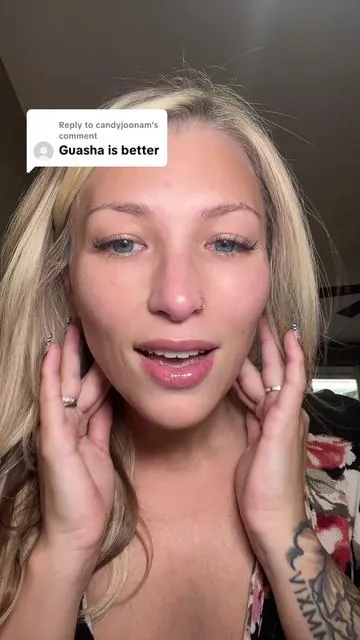 Replying to @candyjoonam if you love Gua Sha for your face your gonna love this lymphatic drainage brush! It instantly sculpts the face! #lymphaticdrainagebrush #guasha #skincare #facesculpting #drybrushing 
