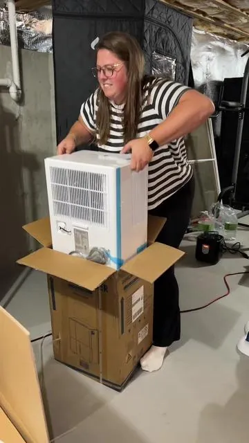 Say goodbye to damp, musty air 👋 This high-performance dehumidifier pulls up to 50 pints of moisture a day, covering spaces up to 4,500 sq ft. Ultra-quiet for sleep, portable with 360° wheels, and smart LED touch control 🌬️ Keep your home healthy, dry, and comfortable year-round. #tiktokshopcreatorpicks #HomeEssentials #Dehumidifier #CleanAir #HealthyHome