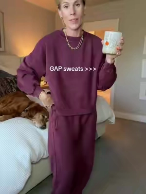 Lived in perfectionnnn @Gap #gap #sweatshirt #sweats #loungewear #tiktokshopcreatorpicks 