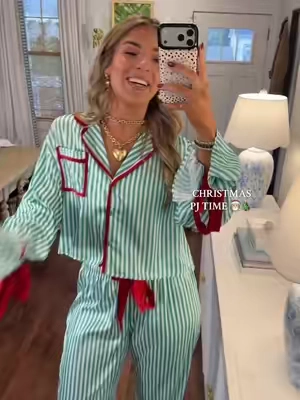 SO dang cute & comfy🎅🎄🎁✨! I doubt these will be in stock for long!! Wearing size large-I size up in PJs so that they are extra oversized and comfy ❤️  ##christmas##christmaspajamas##nostalgia##fallfashion##giftideas