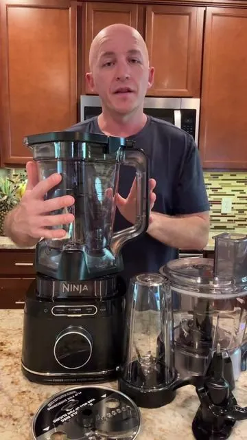 This Ninja Detect Kitchen System Pro is a great blender, food processor and smoothie maker all in one appliance. #blender #foodprocessor #smoothiemaker #ninjakitchen #tiktokshopcreatorpicks 