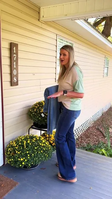I had to grab both washes in these Dorian Risen Jeans because they are so cute! #jeans #risenjeans #flarejeans #tiktokshopfashion #wildoakboutique 