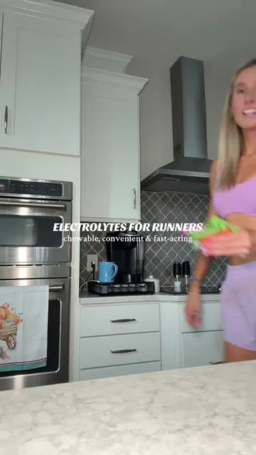 @SaltStick is my go-to for mid-run electrolytes without having to down a ton of water! #saltstick #electrolytes 