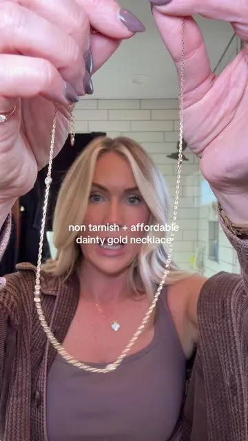 Simple but so cute! The perfect dainty stacking necklace #tiktokshoprestock #tiktokshopcreatorpicks #daintyjewelry #daintynecklace #necklacestack @PAVOI 